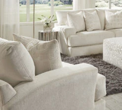 Lamar Swivel Chair (Cream)